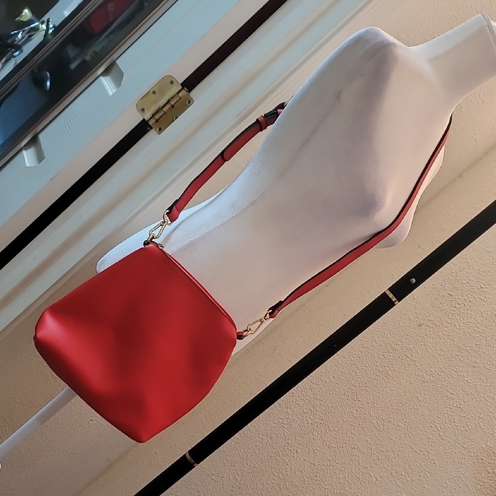 Chic Red Shoulder Bag